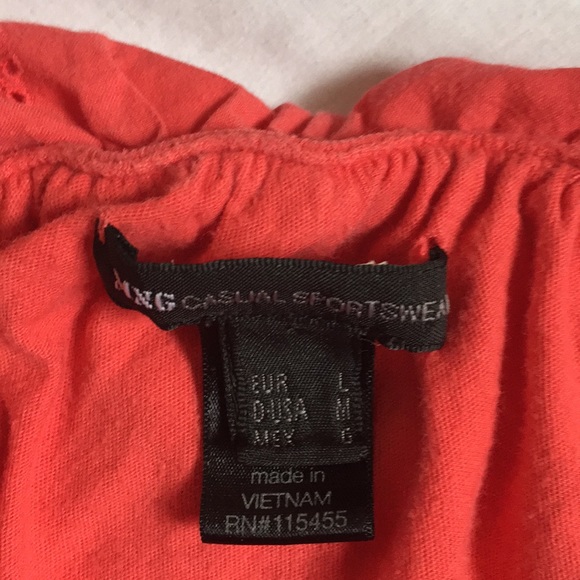 Off shoulder  top with eyelet trim Medium - Picture 2 of 4